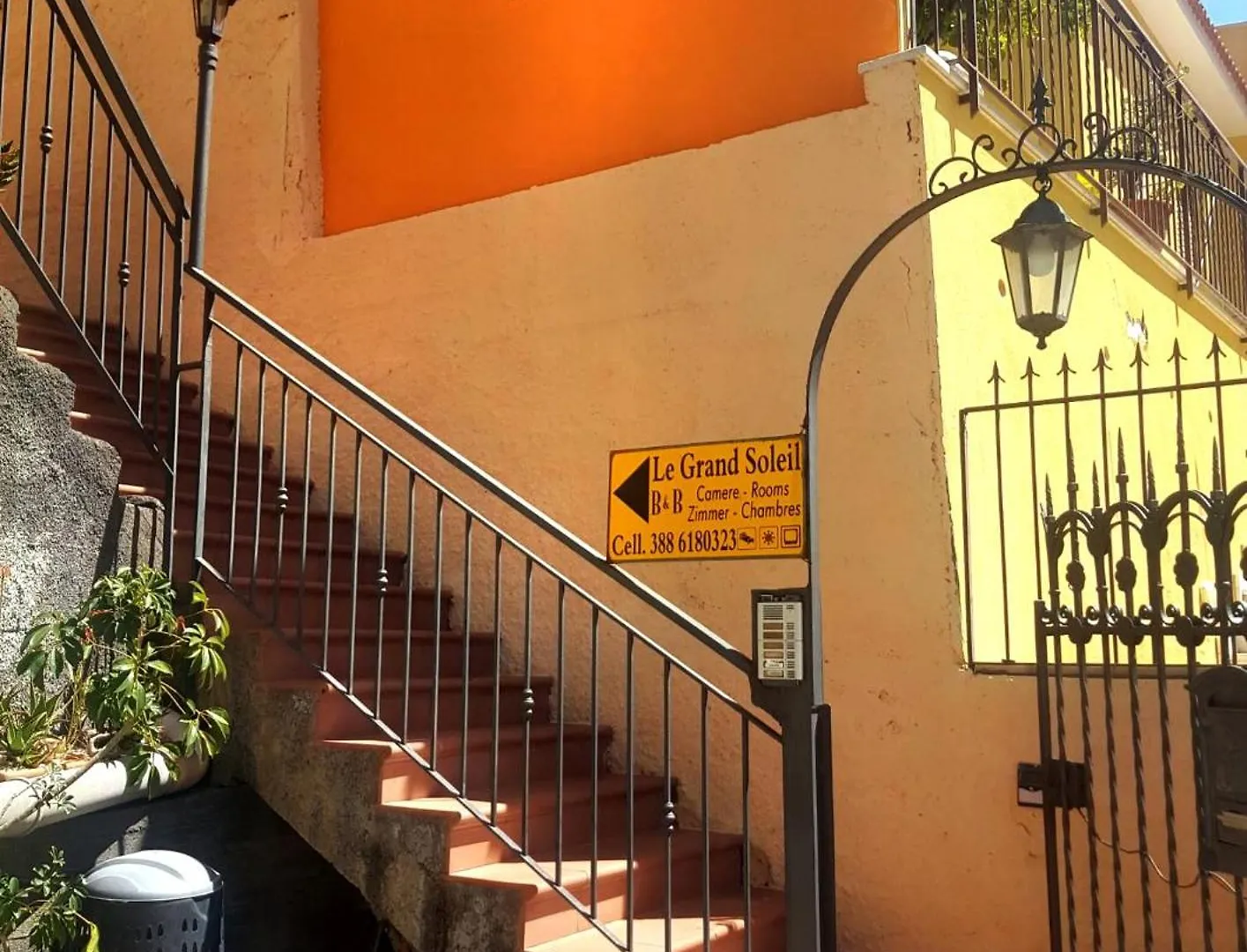 Guest house Le Grand Soleil Apartments Taormina Italy